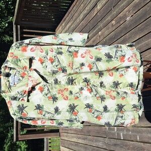 Columbia Sportswear, Men's Hawaiian print shirt. Size XL